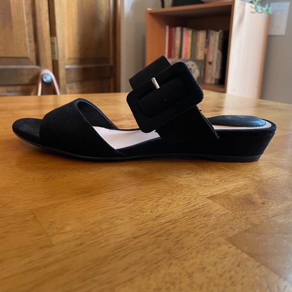 NWOT Size 37 H&M black suede-like sandals with adjustable buckle - Picture 4 of 7